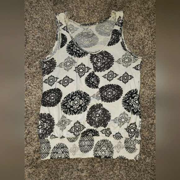prAna| Sleeveless Tank Top with Mandala Patterns - Picture 1 of 4